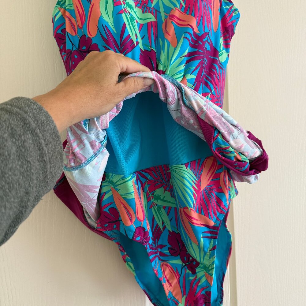 Lands' End Swim Dress in Multicolored Tropical Print NWOT - Picture 3 of 6